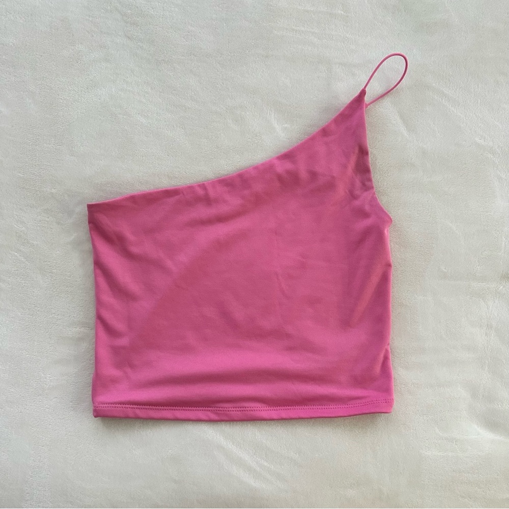 One shoulder crop top